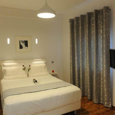 Modern And Cozy Apartment In The Centre Of Atina Dış mekan fotoğraf